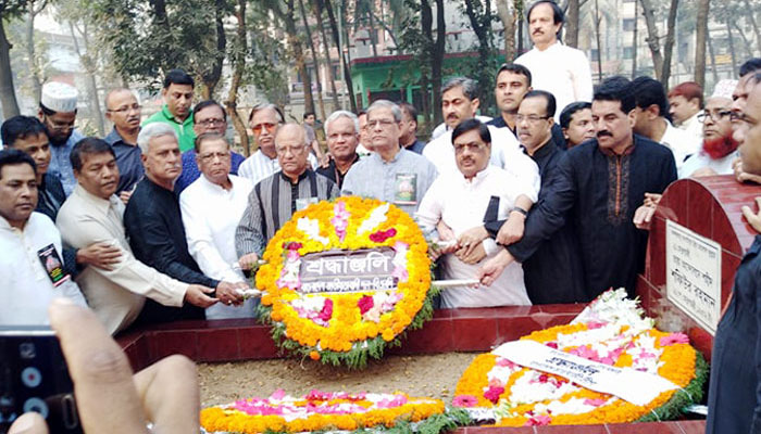 ভাষা শহীদদের সমাধিতে বিএনপি’র শ্রদ্ধা নিবেদন