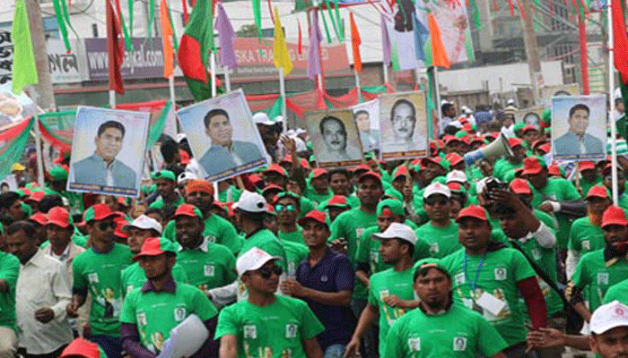 শেখ হাসিনার সমাবেশস্থলে মিছিল আসতে শুরু করেছে