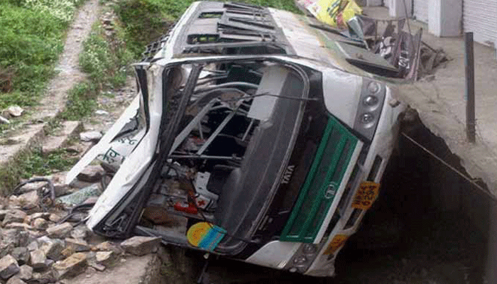 ভারতের উত্তরাখণ্ডে বাস খাদে পড়ে ১৩জন নিহত