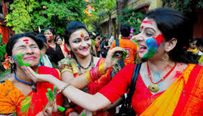 আজ হিন্দু সম্প্রদায়ের অন্যতম ধর্মীয় উৎসব দোল পূর্ণিমা
