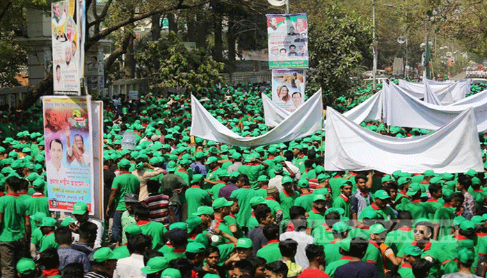 জয় বাংলা স্লোগানে মুখরিত সোহরাওয়ার্দী উদ্যান