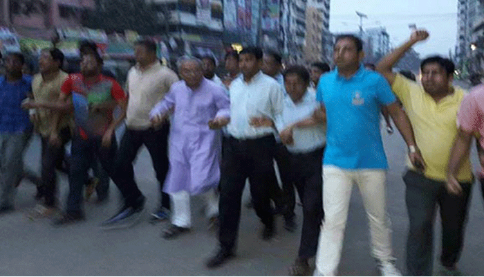 রিজভীর নেতৃত্বে বিএনপির ঝটিকা মিছিল