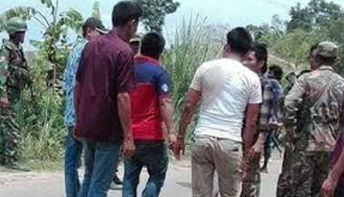 শক্তিমানের শেষকৃত্যে যাওয়ার পথে দুর্বৃত্তের গুলিতে নিহত ৫