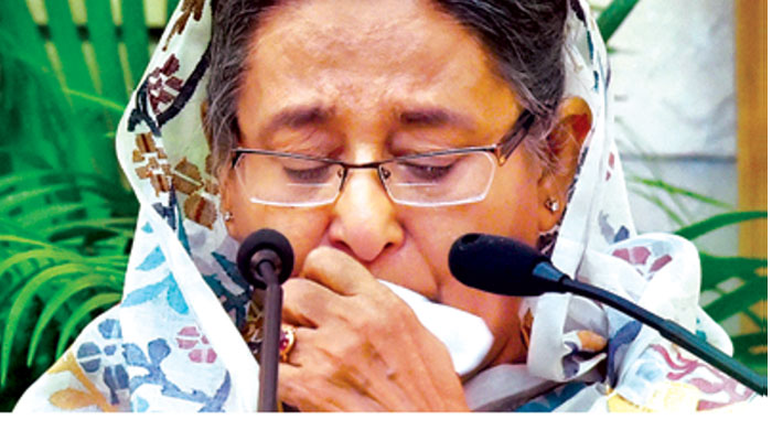 কাঁদলেন প্রধানমন্ত্রী