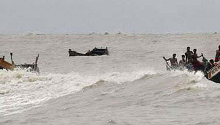বঙ্গোপসাগরে নিখোঁজ চার জেলের সন্ধান মিলেছে