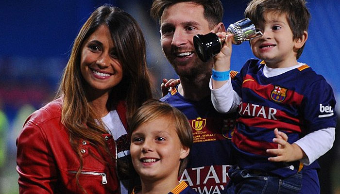 স্ত্রীকে নিয়ে বাইরে রাত কাটালেন মেসি