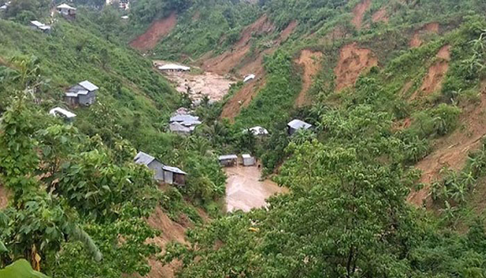 কক্সবাজারে পাহাড়ধসে পাঁচ শিশু নিহত