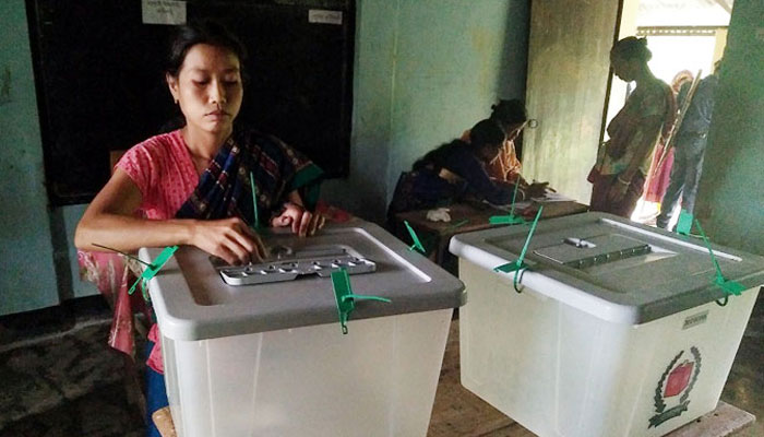 রাঙ্গামাটির নানিয়ারচরে ভোটগ্রহণ চলছে