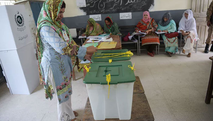 পাকিস্তানের জাতীয় নির্বাচনে ভোটগ্রহণ চলছে