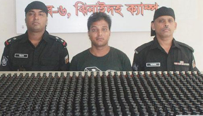 ঝিনাইদহের কালীগঞ্জে ফেনসিডিলসহ যুবক আটক