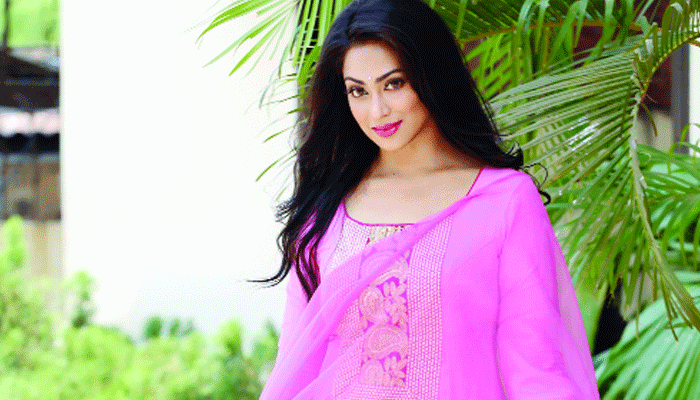 নতুন বিজ্ঞাপনে পপি