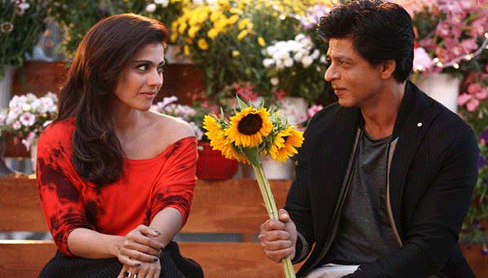 শাহরুখ আমাকে অভিনয় দেখিয়ে দিত : কাজল