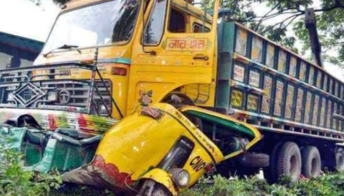 মিরসরাইয়ে ট্রাক চাপায় নিহত ৫