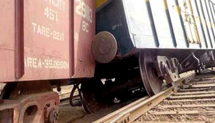 ময়মনসিংহে মালবাহী ট্রেনের বগি লাইনচ্যুত