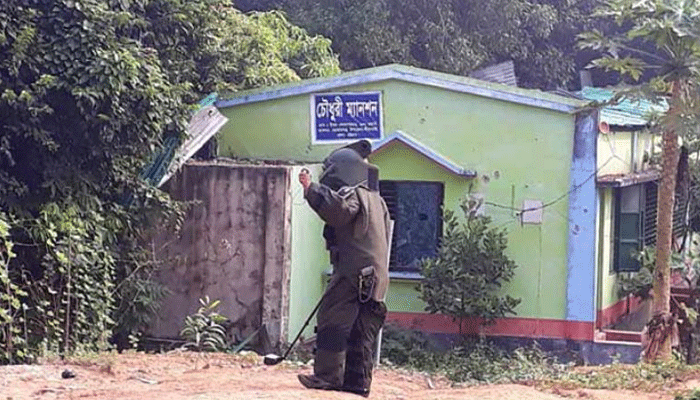মিরসরাইয়ে ‘জঙ্গি আস্তানা’ থেকে দুইজনের মরদেহ উদ্ধার