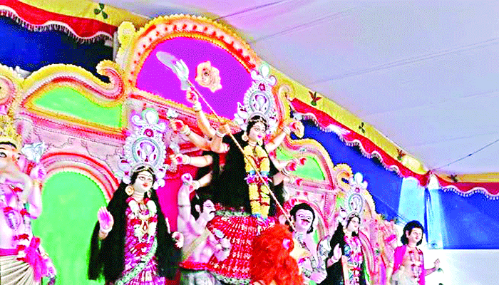 দুঃখ ভুলিয়েছে পূজার আনন্দ