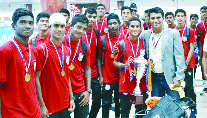 দেশে ফিরল সাফজয়ী কিশোররা