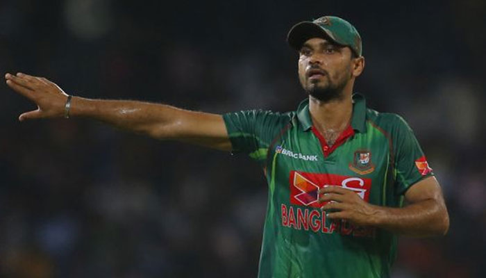 দুটি ইনজুরি নিয়ে মাশরাফি’র চমৎকার পারফর্মেন্স