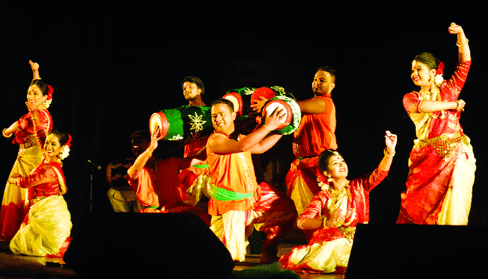 শিল্পকলার আয়োজনে ষড়ঋতুর পদাবলি