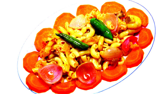 তরকারি ও মুরগির চাওমিন