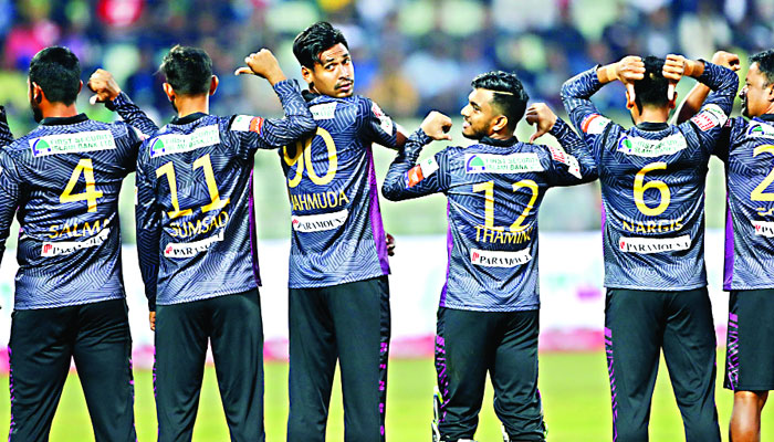 বিপিএলের মাঠজুড়ে ‘মা’