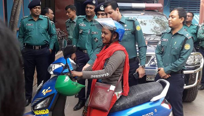 স্কুটি ফিরে পেলেন শাহনাজ