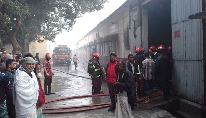 সিরাজগঞ্জে জাতীয় পাটকলে অগ্নিকাণ্ড