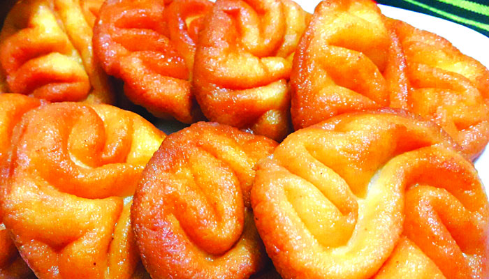 সুজির রসালো নকশি পিঠা