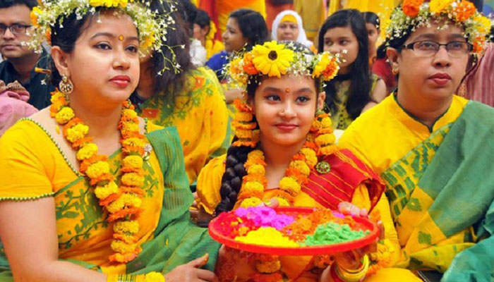 ফ্লাগুনে চুলের সাজ