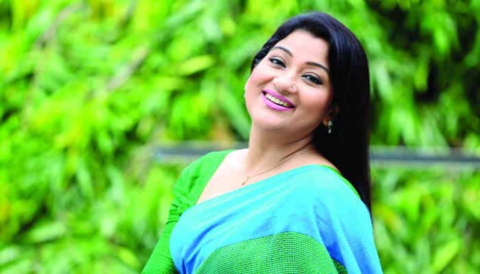 গুণী মানুষের জীবনী ভালো লাগে-দীপা খন্দকার