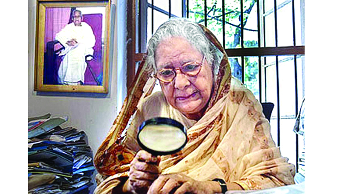 আমাদের বাতিঘর