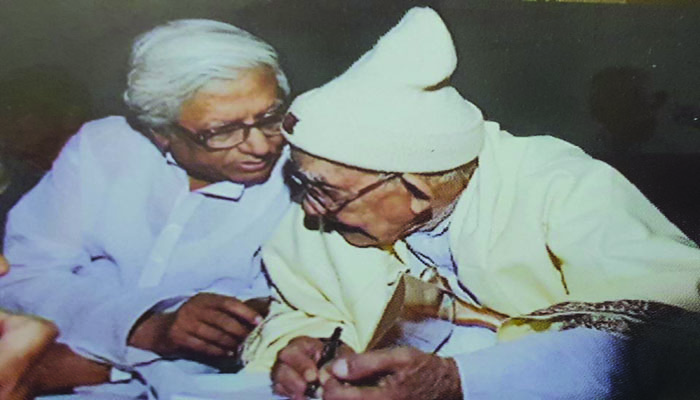 বাবাকে নিয়ে লেখা কঠিন কাজ