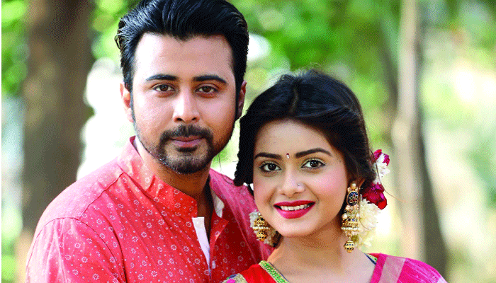 বৈচিত্র্যের ছুতোয় রুচিহীনতা