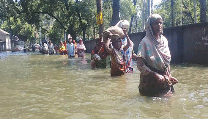 বন্যা প্রলম্বিত হওয়ায় ক্ষয়ক্ষতি বাড়ছে