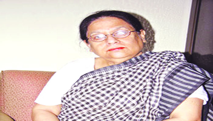 সব ক্ষেত্রেই এখন গভীরতাহীন চমক দেখা যায়