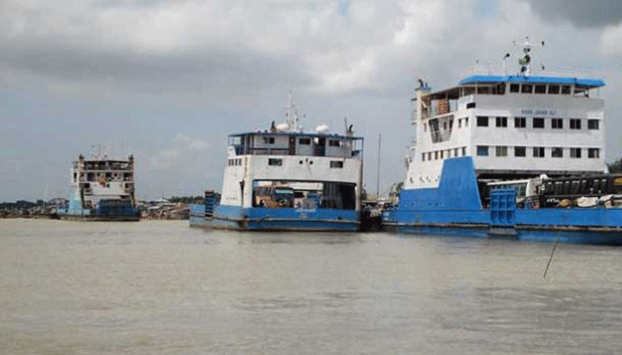 শিমুলিয়া-কাঁঠালবাড়ী নৌরুটে ফেরি চলাচল বন্ধ