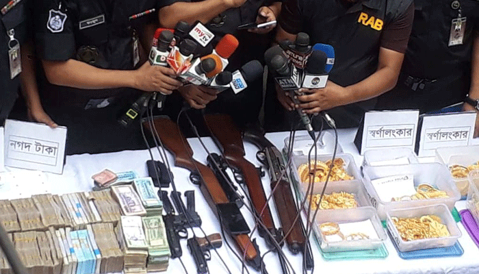 গেন্ডারিয়ায় দুই আ.লীগ নেতার বাড়িতে অভিযান