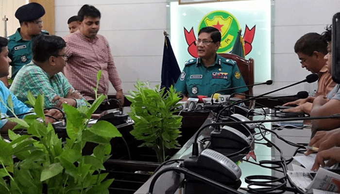 জঙ্গিদের মেরুদণ্ড ভেঙ্গে দিয়েছে পুলিশ : ডিএমপি কমিশনার