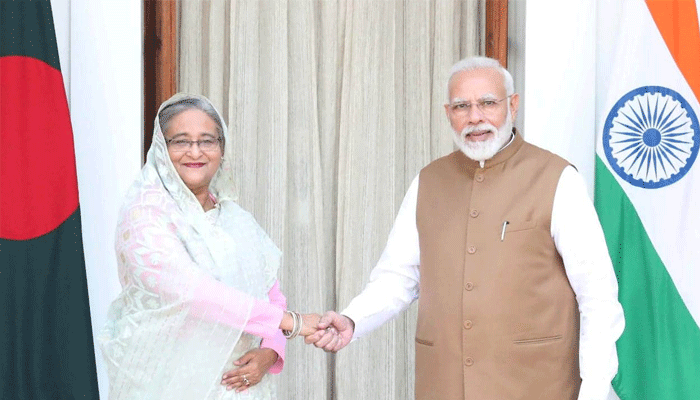 প্রধানমন্ত্রী শেখ হাসিনাকে মোদীর অভ্যর্থনা
