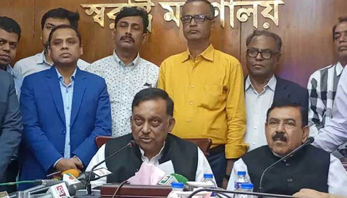 নতুন সড়ক পরিবহন আইন স্থগিত করা হয়নি