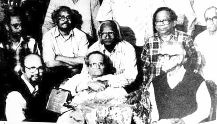 যে রাতে আমার স্ত্রী