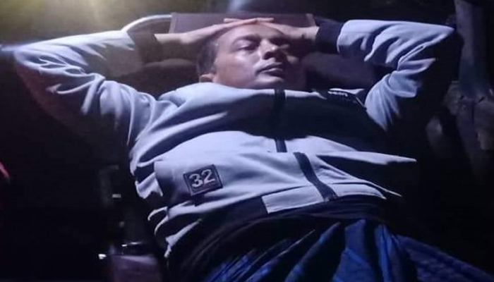 ভোট না দেয়ায় শিক্ষককে হাতুড়িপেটা