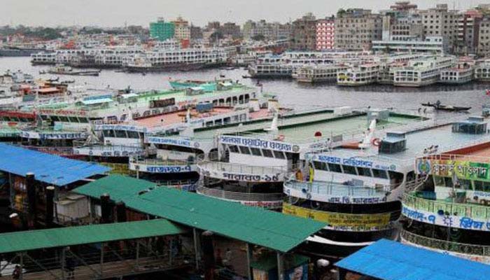 শ্রমিকদের কর্মবিরতিতে নৌযান চলাচল বন্ধ