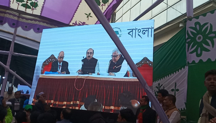 সভাপতিমণ্ডলীর সদস্য হলেন যারা