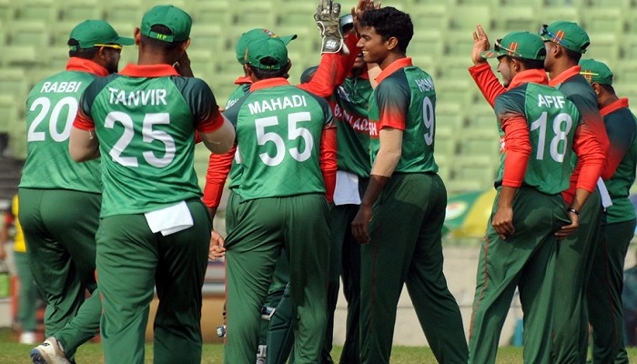 ৪ উইকেট হারিয়ে চাপে আছে নেপাল