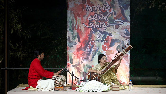 ‘গানের ঝরনা তলায়’ মাতলো বেঙ্গল