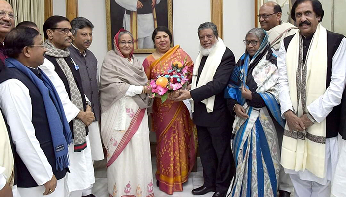 ফের নতুন নেতৃত্ব গড়ে তোলার তাগিদ