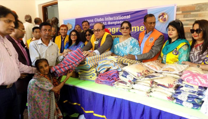 বাঞ্ছারামপুরে শীত বস্ত্র,সেলাই মেশিনসহ বিভিন্ন সামগ্রী বিতরণ