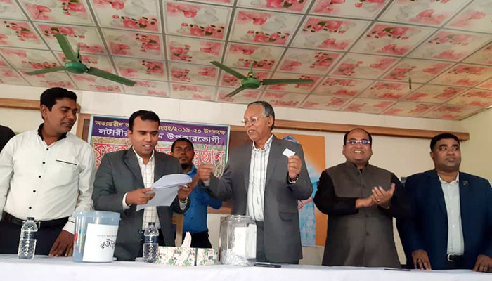 আমন ধান সংগ্রহে সরকারের ব্যতিক্রমী উদ্যোগ