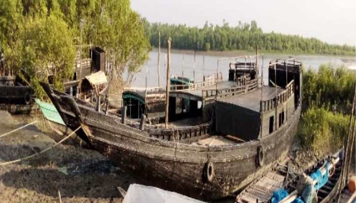 সুন্দরবনে তৎপর পোনা শিকারীরা, হুমকিতে মৎসভাণ্ডার